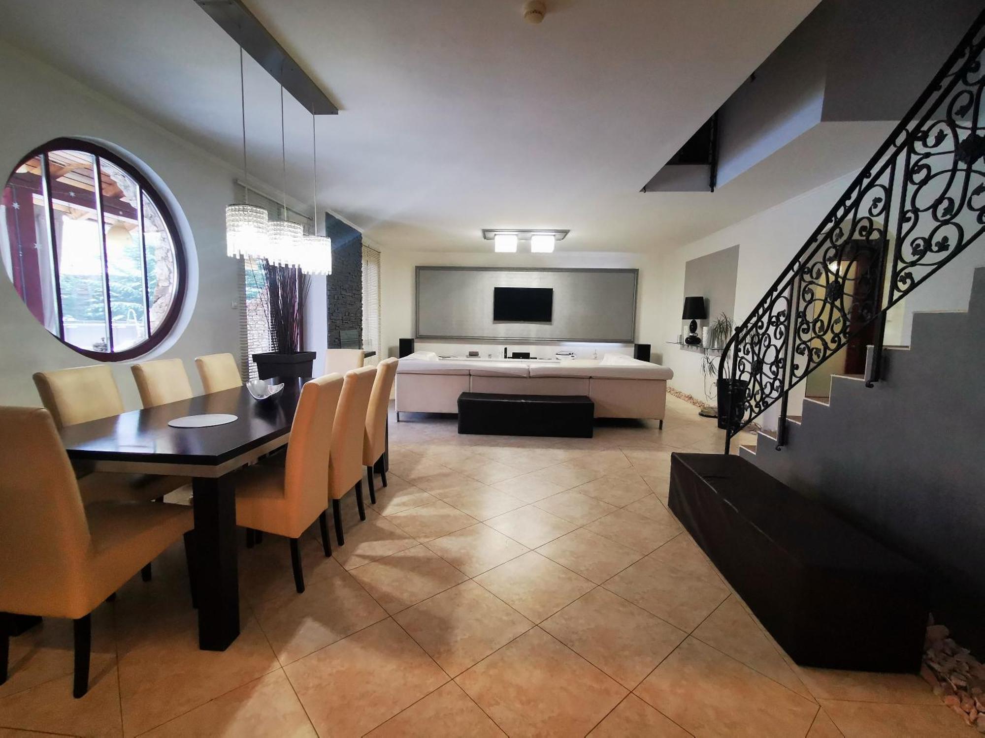 Luxury Basement In The Surrounding Of Budapest Apartment โมจเยอโรด ภายนอก รูปภาพ